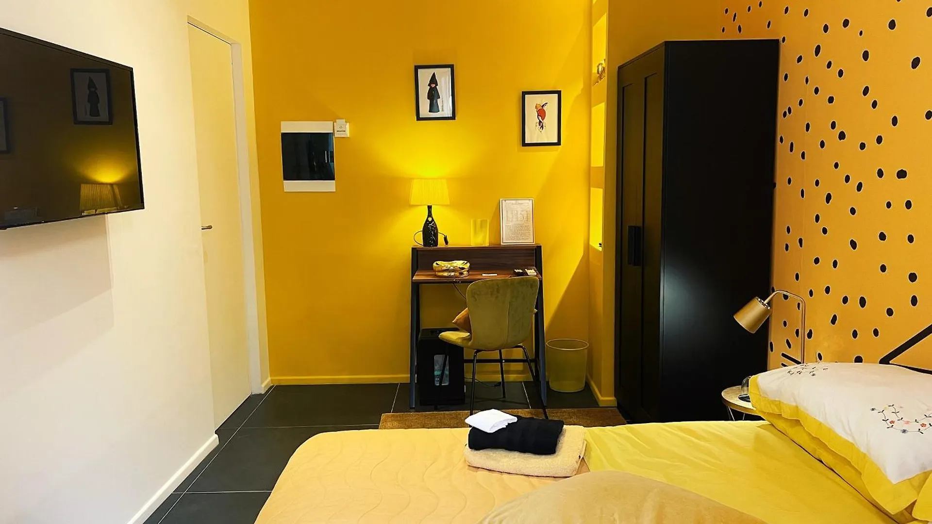 Lh51 Rooms Naples 0*,  Italy