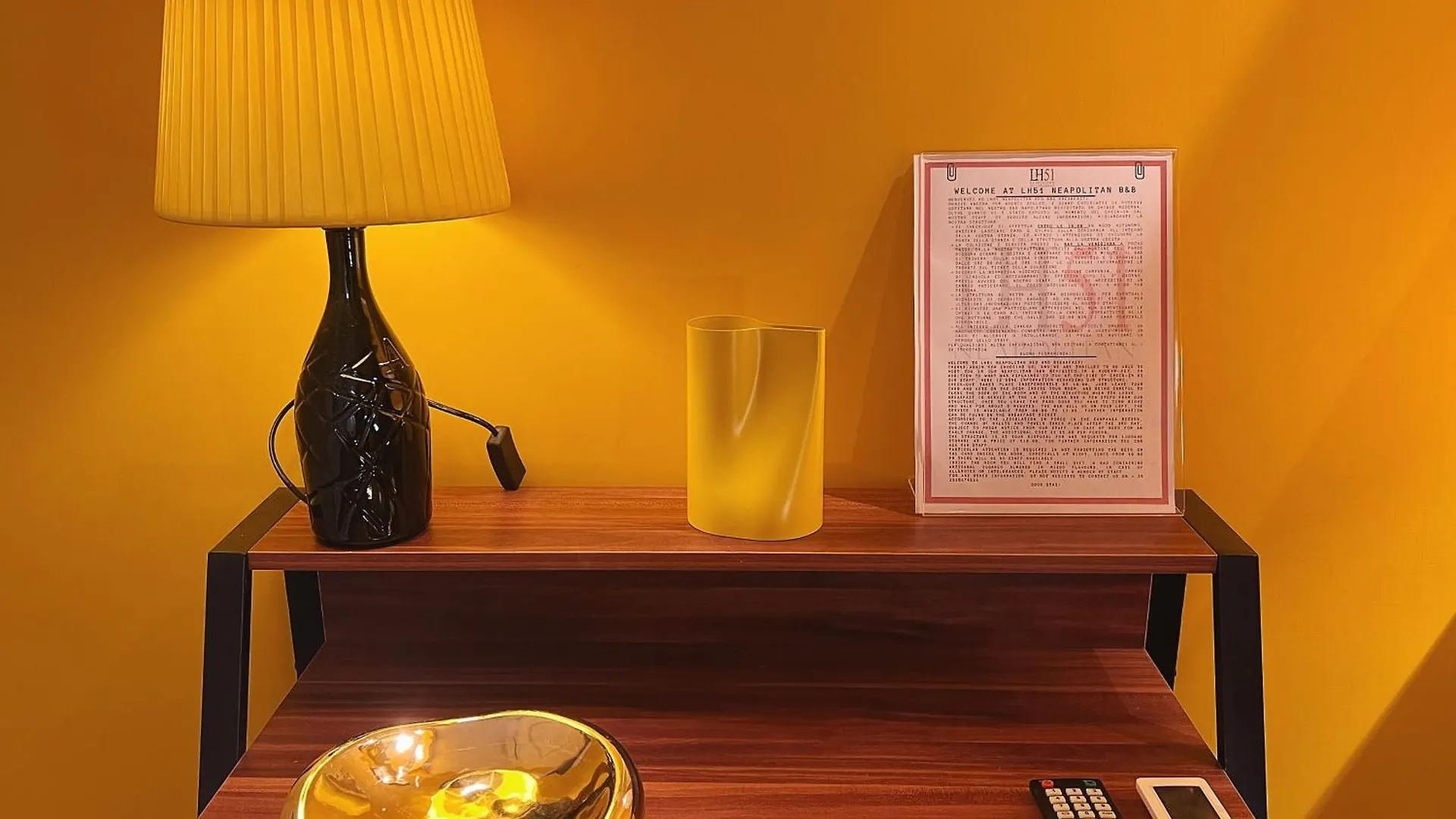 Bed & Breakfast Lh51 Rooms Napoli Italia